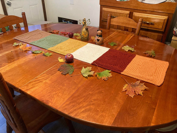 Laurie Schue ePattern: Thanksgiving Table Runner Pattern