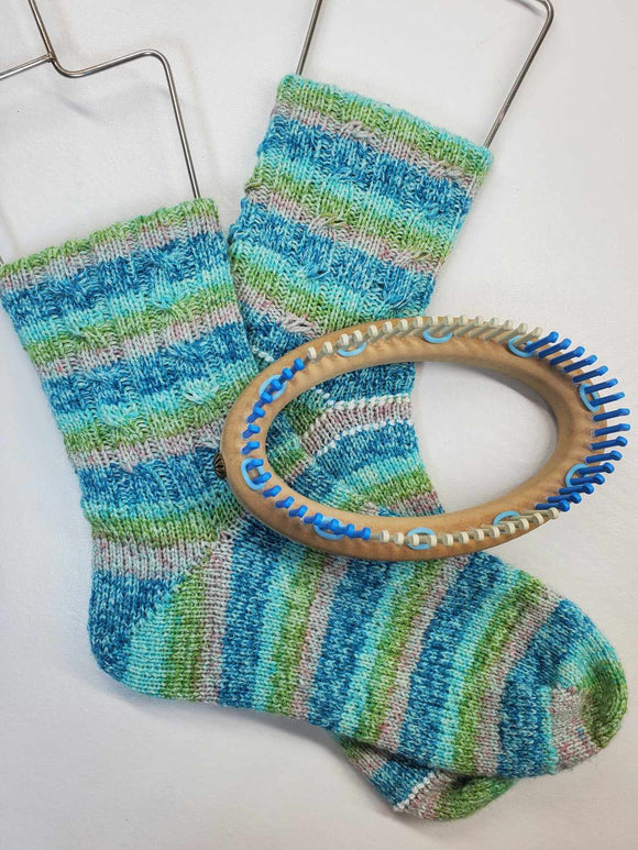 Amanda Pratt Loom Knit epattern: Suzie's Cabled Socks ePattern