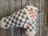 Janae Yagi Loom Knit ePattern: Check It Out Fingerless Mitts ePattern