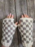 Janae Yagi Loom Knit ePattern: Check It Out Fingerless Mitts ePattern