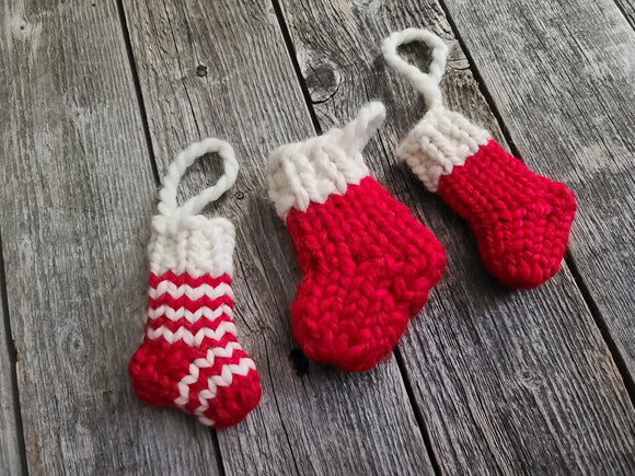 Janae Yagi Loom Knit ePattern: Teeny Tiny Stockings Pattern