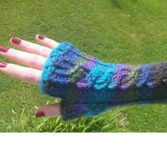ePattern: Chunky Cabled Fingerless Gloves – CinDWood Looms