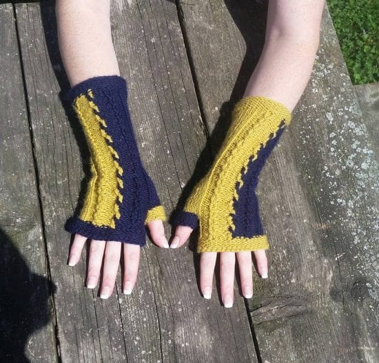 5/8 20 peg Child Slipper/Small Adult Glove Knitting Loom