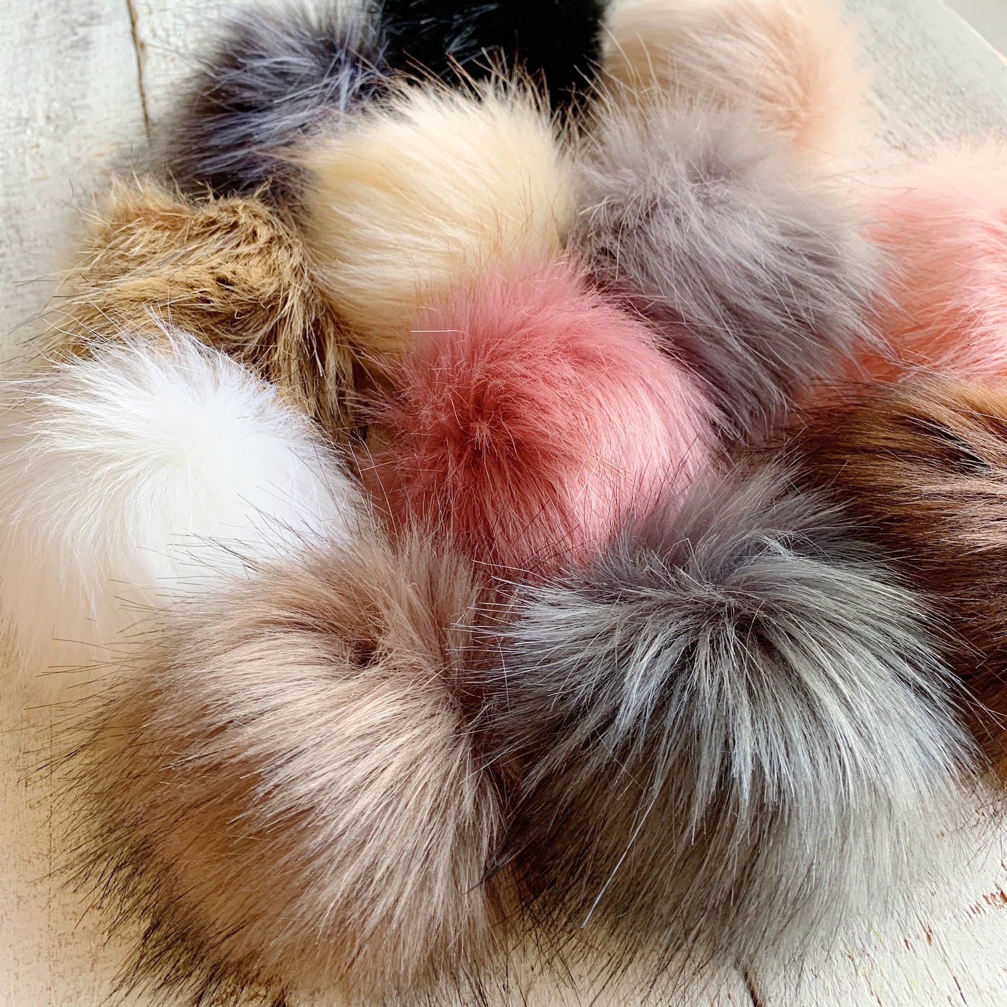 How to Make Faux Fur Pom Poms  Diy sewing, Faux fur pom pom, Loom knitting