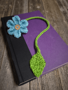 Janae Yagi Loom Knit ePattern: Flower Bookmark Pattern