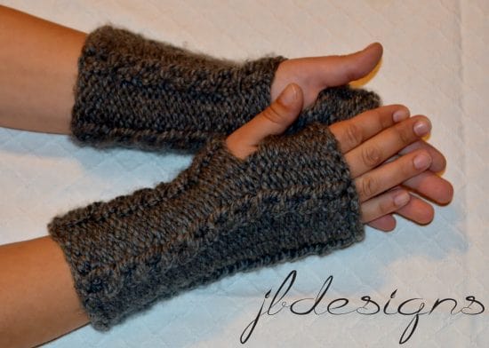 ePattern: Tera Cable Fingerless Gloves – CinDWood Looms