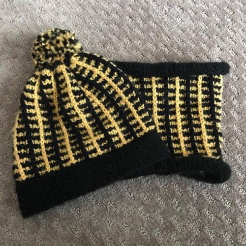 BLACK AND GOLD ribbed hat pic 2