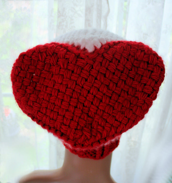Scarlett Royale Loom Knit ePattern: Woven Heart Slouch Hat